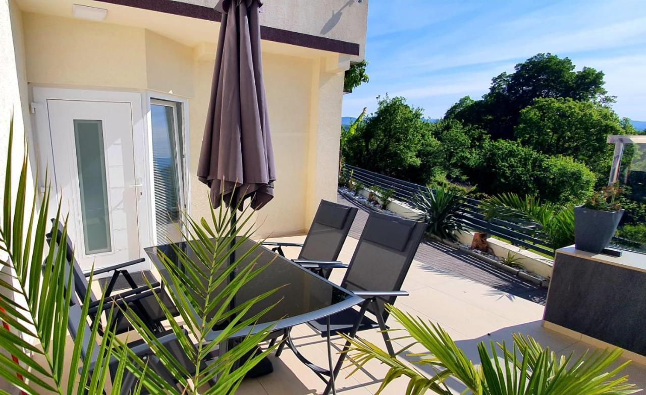 Penthouse Jacuzzi & Pool Apartmants Opatija Eksteriør billede