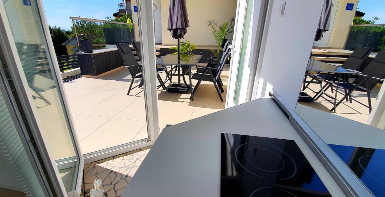 Penthouse Jacuzzi & Pool Apartmants Opatija Eksteriør billede