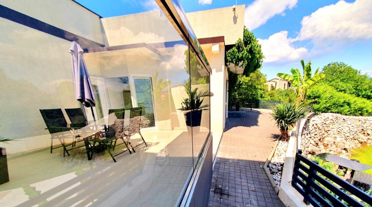 Penthouse Jacuzzi & Pool Apartmants Opatija Eksteriør billede