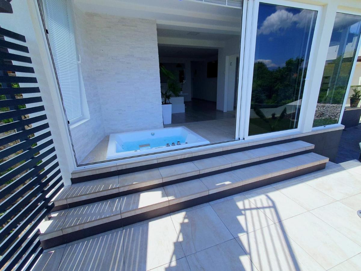 Penthouse Jacuzzi & Pool Apartmants Opatija Eksteriør billede